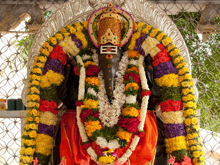 The Mahasamadhi hall with the message ‘Love All, Serve All’.
